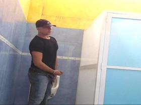 VERGA EN PUBLICO