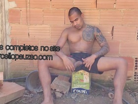 Cafu&ccedil;u tocando   atr&aacute;s da casa
